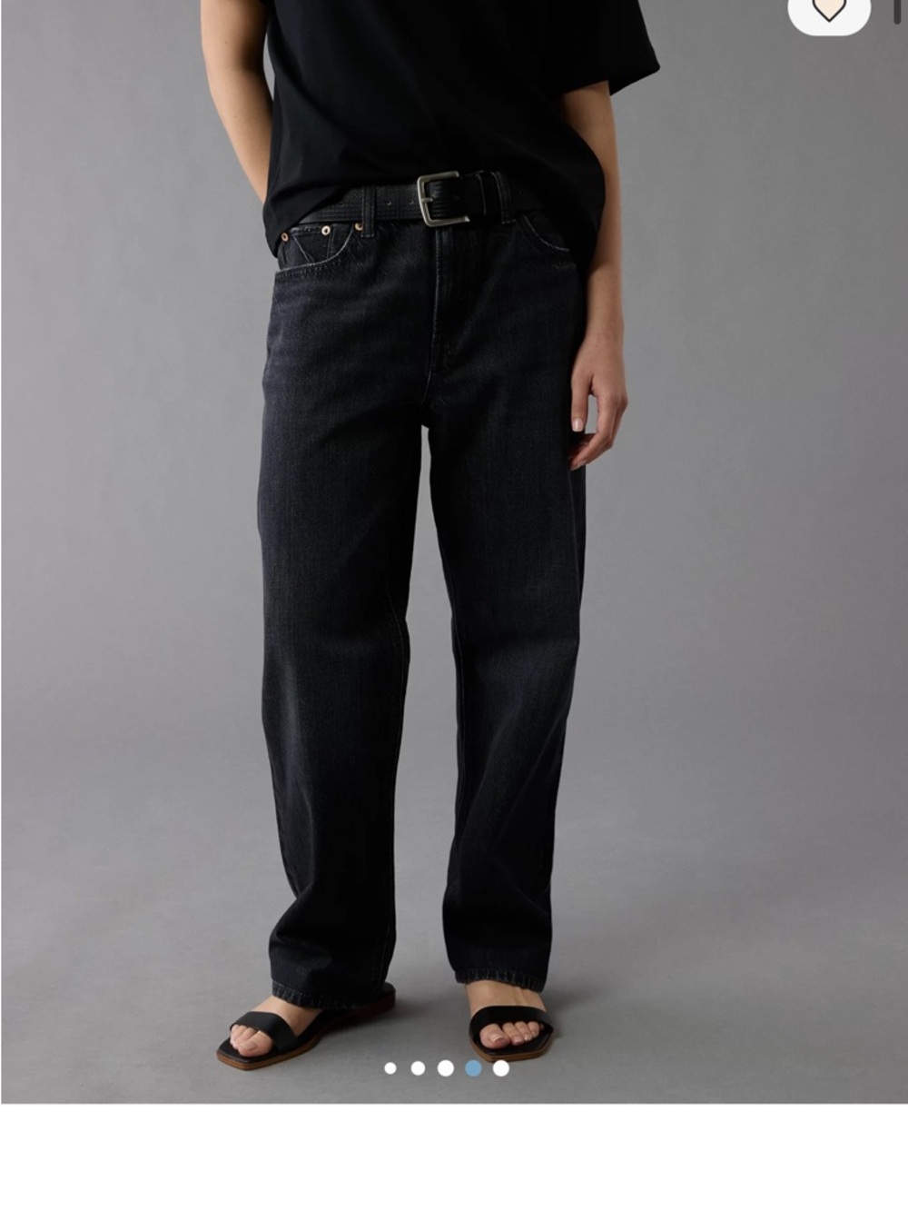 American Eagle Straight-Leg Black Jeans. Size 000